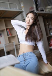 唐安琪性感紧身牛仔裤诱惑高翘臀风骚肉丝无内诱惑玉足-写真网